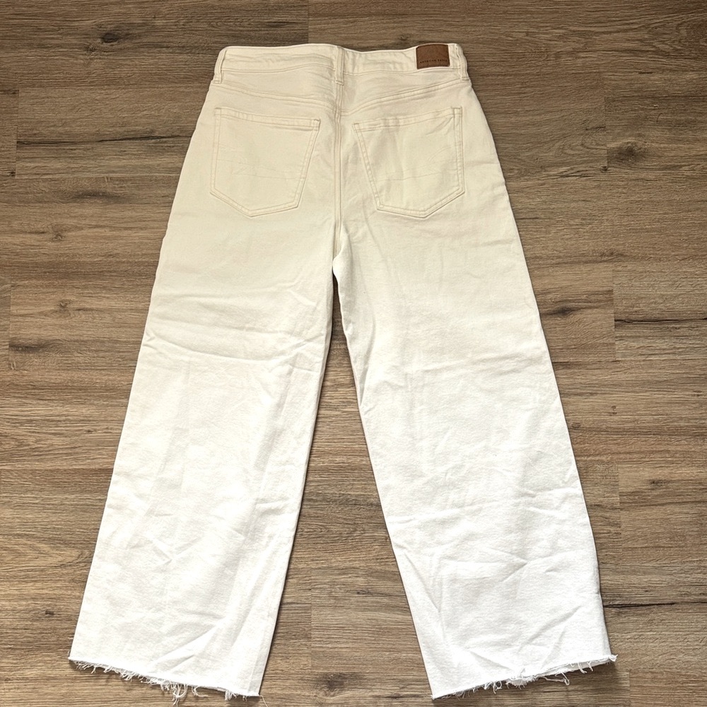 American Eagle Outfitters Cream Flare Women’s Jeans - Picture 4 of 5